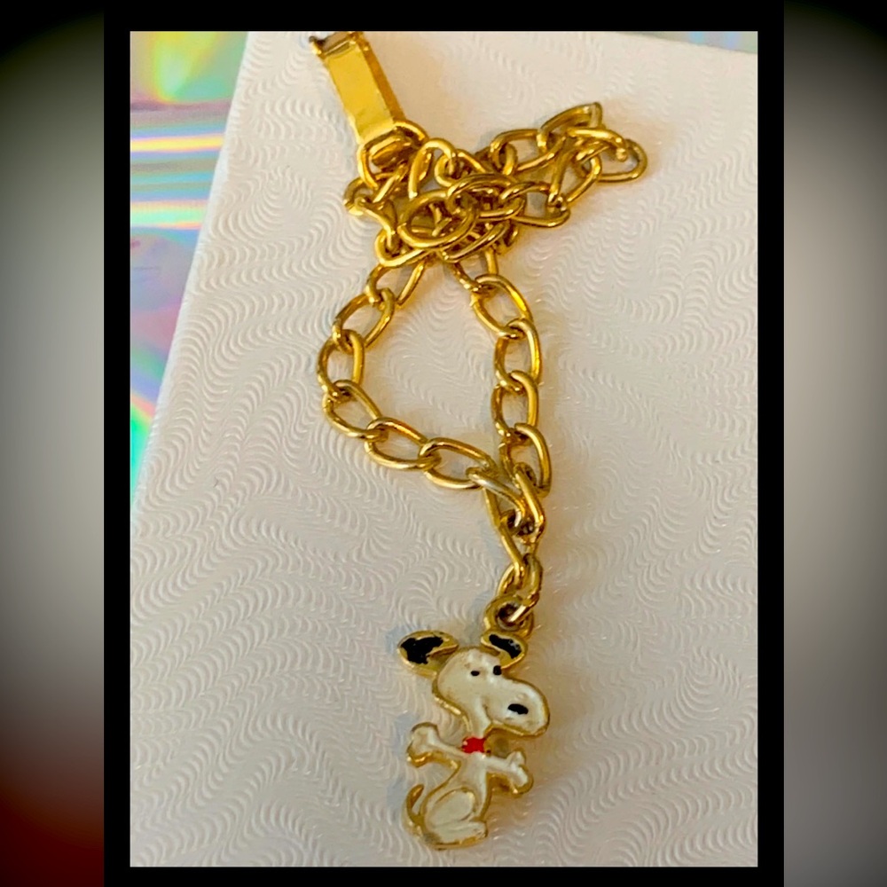 United features vintage gold tone 6” snoopy bracelet